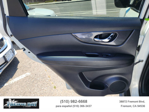 Used 2019 Nissan Rogue SV image 18