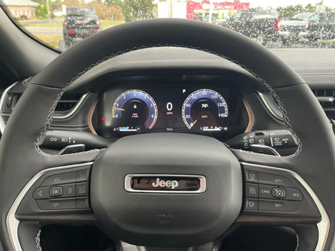 New 2025 Jeep Grand Cherokee Limited image 22
