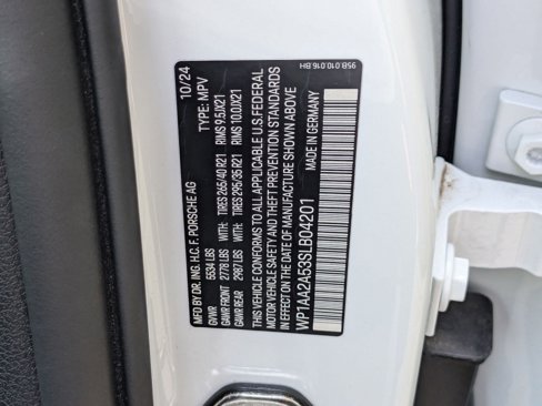 Certified 2025 Porsche Macan image 30