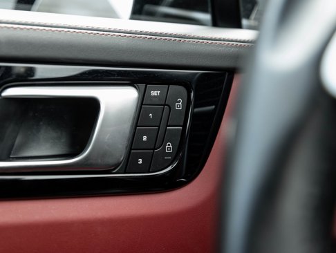 Certified 2022 Porsche Cayenne image 18