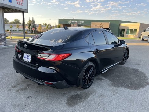 Used 2025 Toyota Camry LE image 10