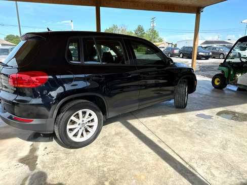 Used 2017 Volkswagen Tiguan S image 16