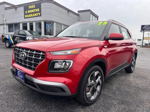 Used 2023 Hyundai Venue SEL image 1