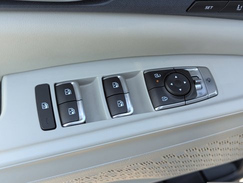 Certified 2025 Kia Carnival EX image 22