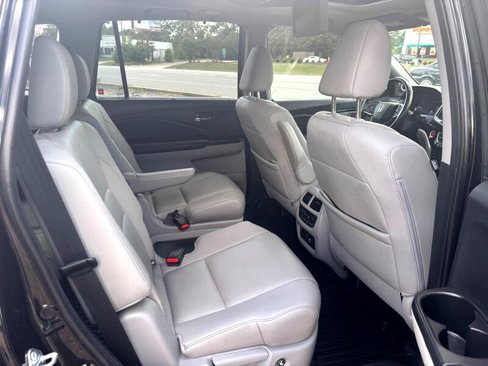 Used 2019 Honda Pilot Elite image 17