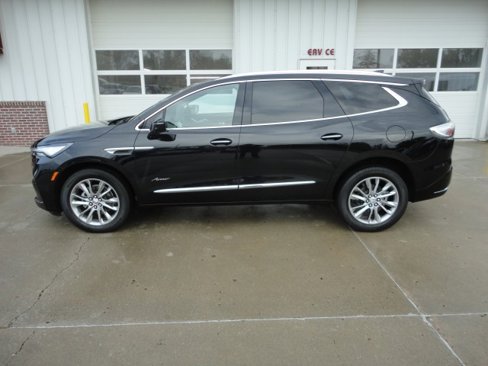 Used 2024 Buick Enclave Avenir w/ Avenir Technology Package image 1