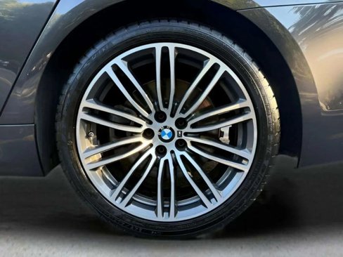 Used 2018 BMW 540i xDrive image 36