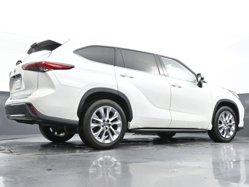 Used 2022 Toyota Highlander Limited image 49