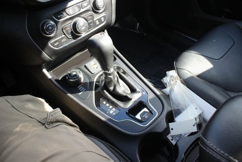 Used 2020 Jeep Cherokee Limited image 10