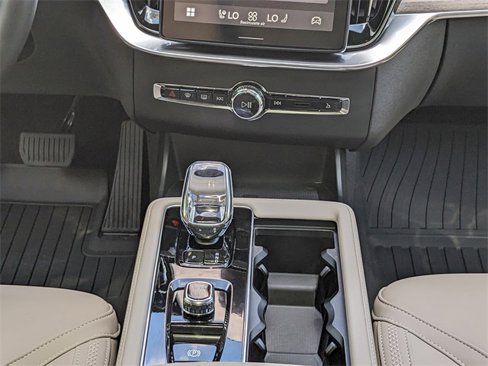 New 2026 Volvo XC90 B5 Plus image 20
