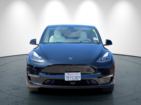 Used 2023 Tesla Model Y Long Range image 9