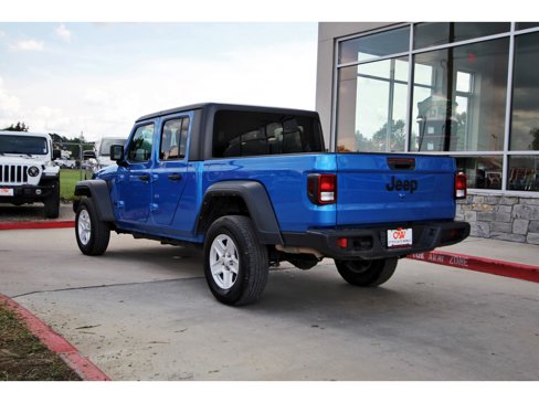Used 2023 Jeep Gladiator Sport image 4