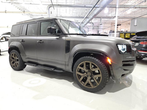 Used 2025 Land Rover Defender 110 image 34