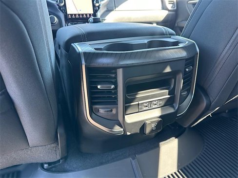 New 2026 RAM 1500 4x4 Crew Cab image 17