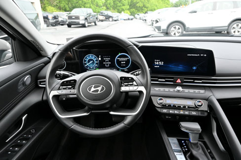 Used 2024 Hyundai Elantra Limited image 36