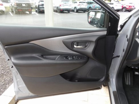 Certified 2024 Nissan Murano SV w/ SV Midnight Edition Package image 24