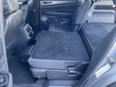 Used 2024 Volkswagen Atlas Cross Sport SE image 37