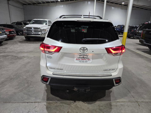 Used 2018 Toyota Highlander AWD V6 image 10