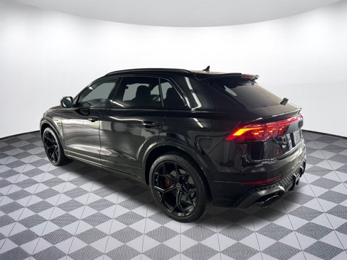 New 2025 Audi RS Q8 performance image 3