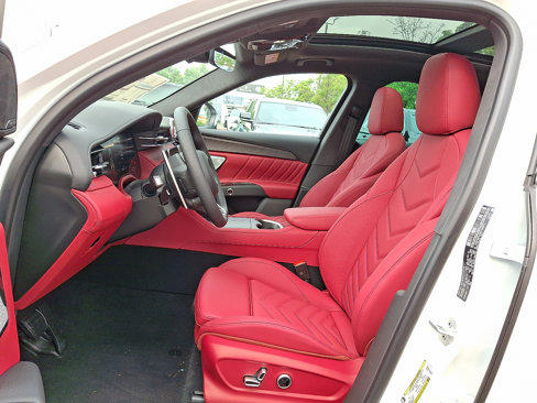 New 2025 Maserati Grecale GT image 9
