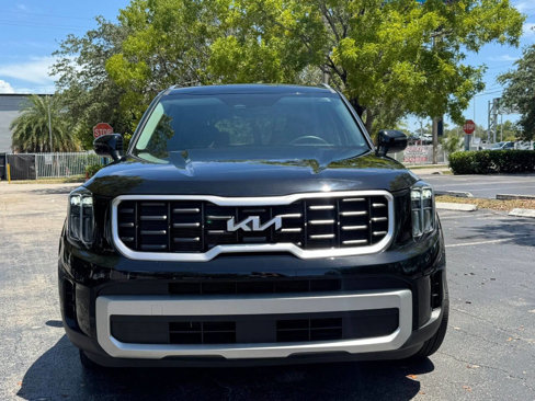 Used 2024 Kia Telluride S image 3