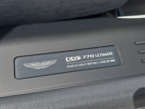Used 2023 Aston Martin DBS Coupe image 19