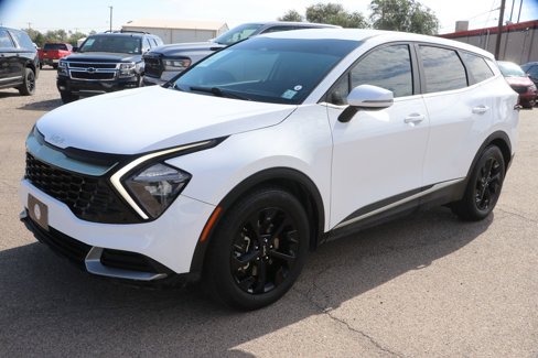 Used 2023 Kia Sportage EX image 3