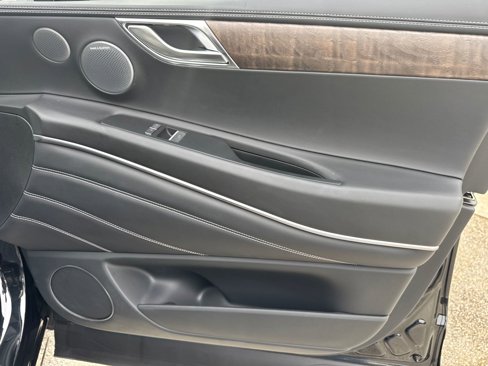 Used 2025 Genesis GV80 2.5T Prestige image 11