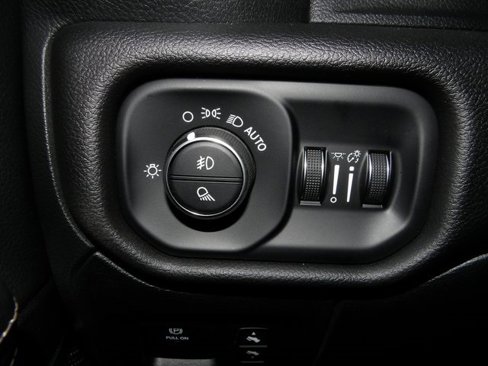 Used 2024 RAM 1500 Laramie image 40