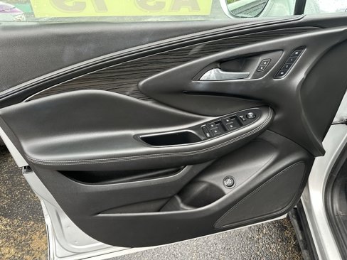 Used 2017 Buick Envision Essence image 13