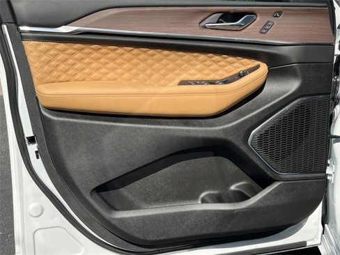 New 2025 Jeep Grand Cherokee Summit image 14