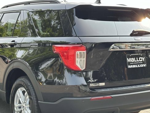 Used 2022 Ford Explorer XLT image 6
