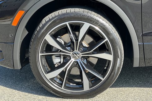 Certified 2022 Volkswagen Tiguan SEL R-Line image 27