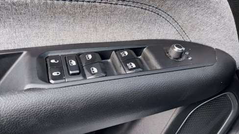 Certified 2024 Jeep Compass Latitude image 30