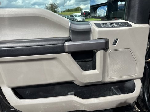 Used 2018 Ford F250 XLT w/ XLT Premium Package image 11