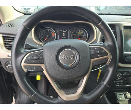 Used 2017 Jeep Cherokee Latitude image 12