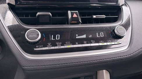 Used 2024 Toyota Corolla Cross XLE image 31
