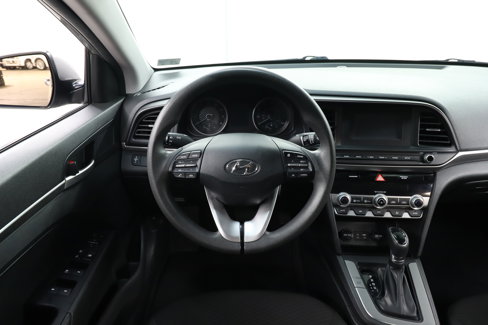 Used 2020 Hyundai Elantra SE w/ Cargo Package (C1) image 10