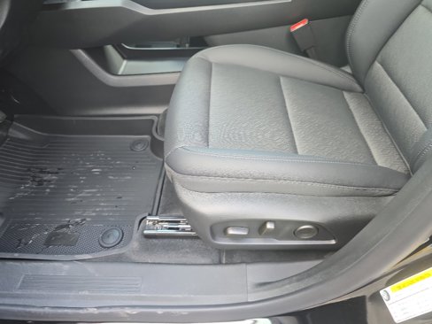 New 2026 Chevrolet Equinox LT w/ Convenience Package II image 12