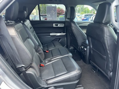 Used 2023 Ford Explorer Limited image 13