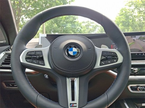 New 2026 BMW X7 M60i w/ Climate Comfort Package image 17