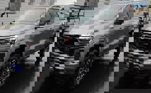 Used 2023 Chevrolet Colorado Z71 image 2