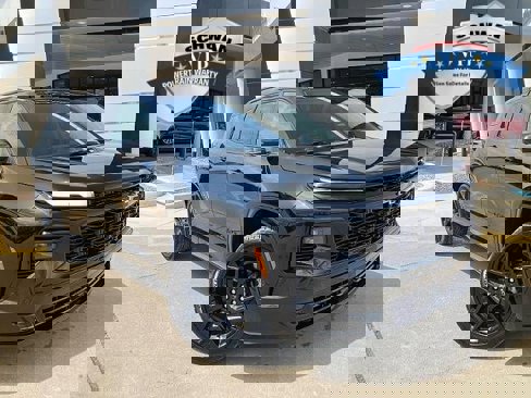 Used 2024 Chevrolet Traverse RS w/ LPO, Floor Liner Package image 1