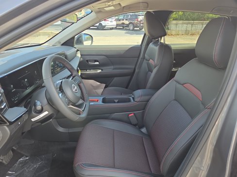 New 2026 Nissan Kicks SR w/ Cold Weather Package image 17