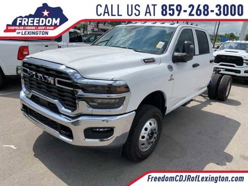 New 2025 RAM 3500 Tradesman w/ Chrome Appearance Group image 1
