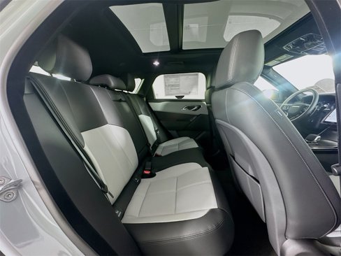New 2026 Land Rover Range Rover Velar Dynamic SE image 27