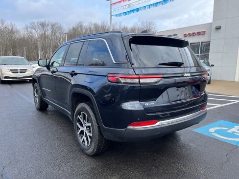 Used 2024 Jeep Grand Cherokee Limited image 8