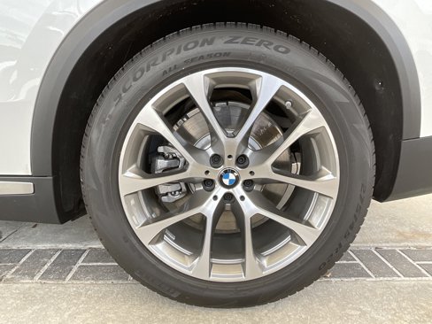 New 2026 BMW X5 xDrive50e w/ Premium Package image 8
