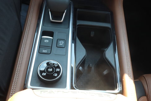 Used 2022 Nissan Pathfinder Platinum w/ Cargo Package image 15