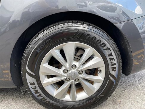 Used 2016 Kia Sedona LX w/ LX Convenience Package image 32